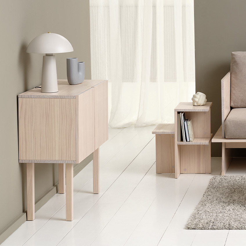 Japandi sideboard in solid pine with minimalistic table lamp in white 