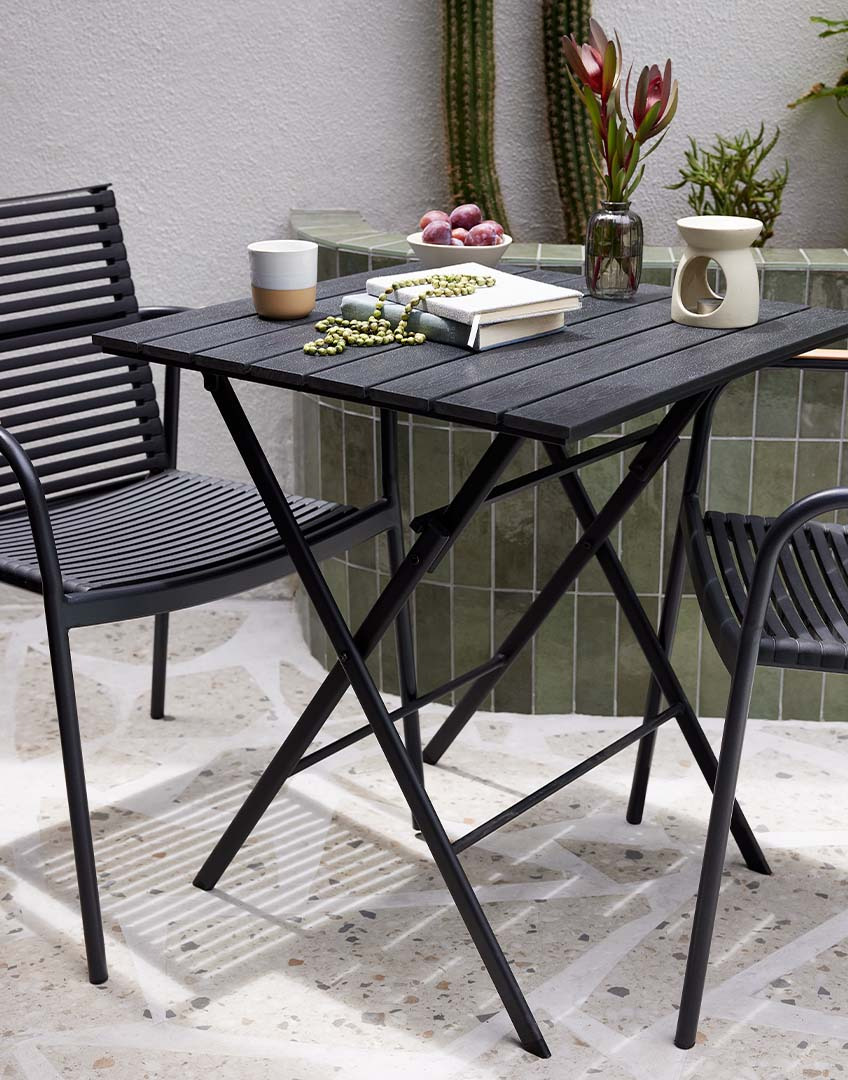 Set bistro sau set de terasă cu masă de exterior și două scaune