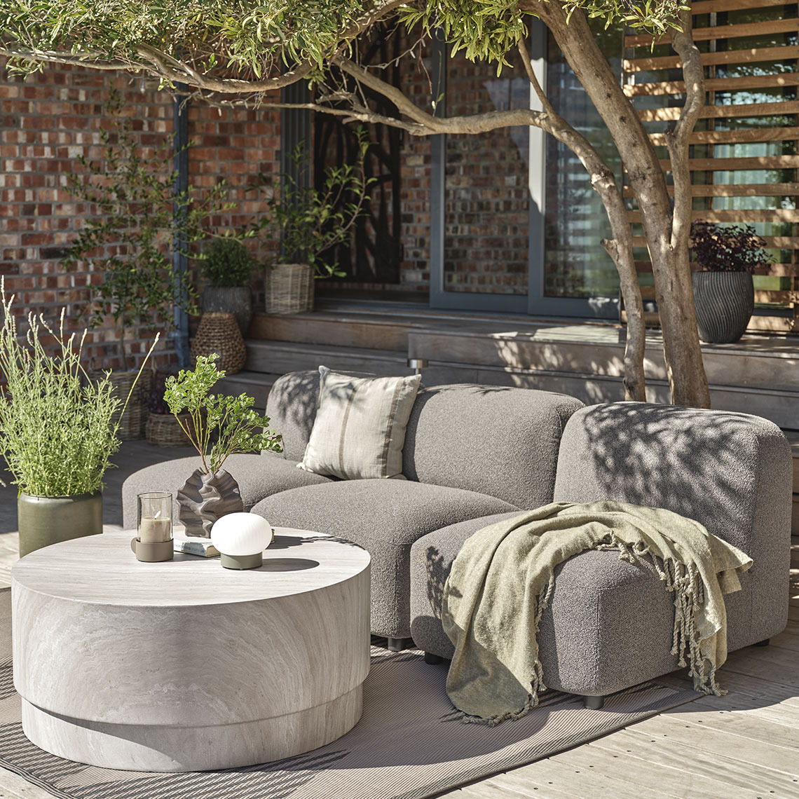 Canapea de terasă construită din module