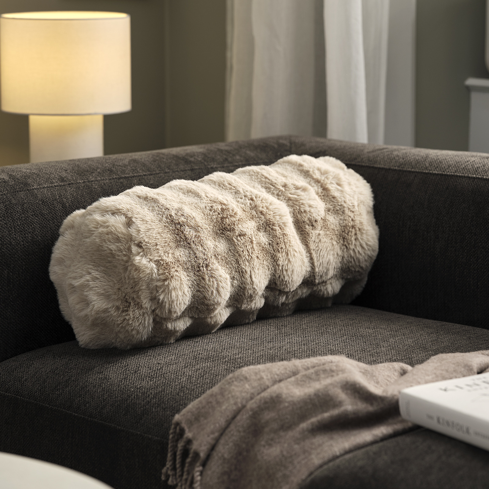 KORNVALMUE pernă decorativă Canapea cu o pernă decorativă în formă de cilindru