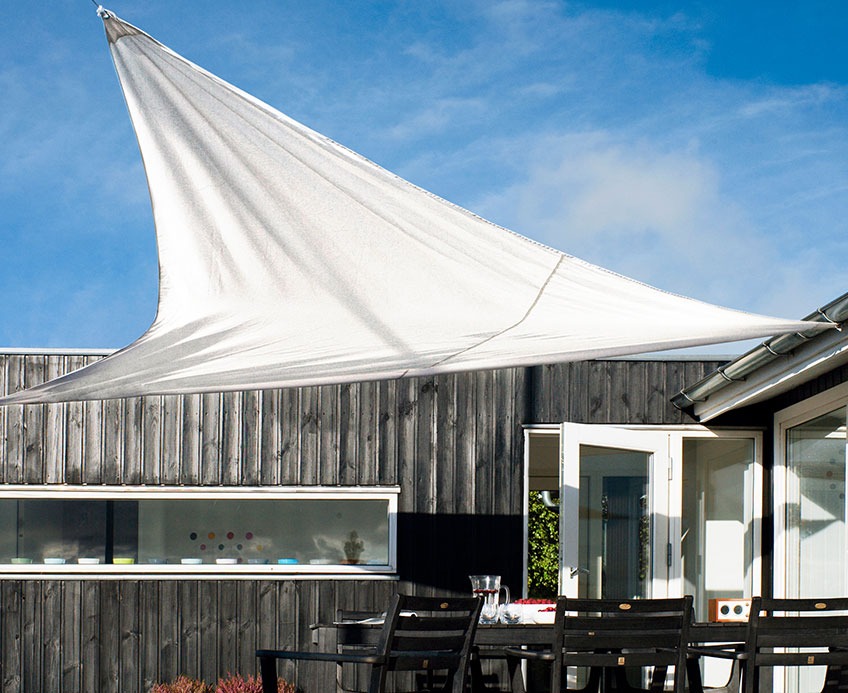 Patio with a sun shelter 