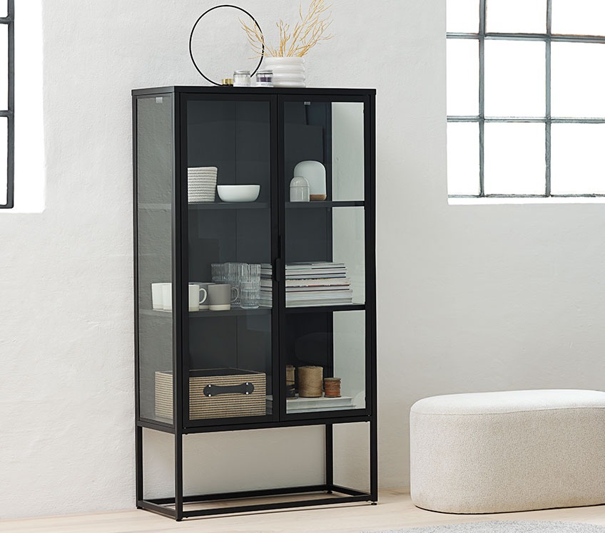 VIRUM display cabinet with FREJ jute basket, CLAES glasses and FLORIAN battery lamp Black display cabinet with glasses, cups, books and storage baskets