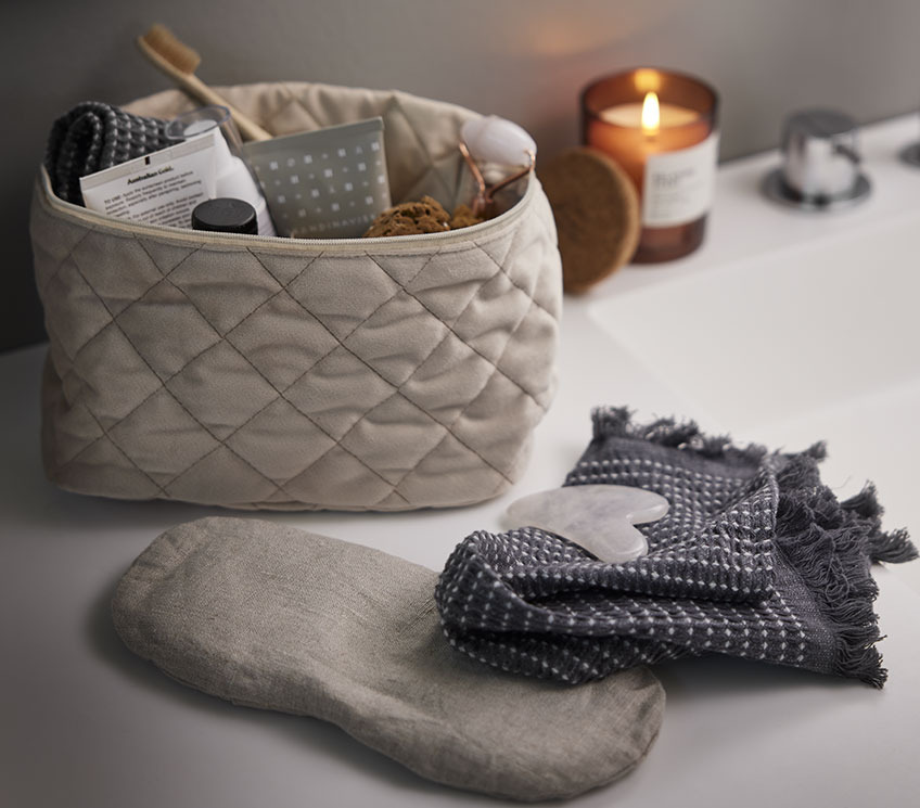 RUTVIK eye mask, VALLSTA face roller and massage stone, KNIVSTA toilet bag and FRISTAD face cloths Toilet bag with face roller, eye mask, massage stone and face cloths